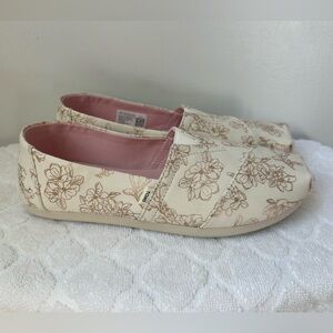 Toms Alpargata Rose Gold Floral Print Slip On Cream Size 7. Very gentle pre-worn